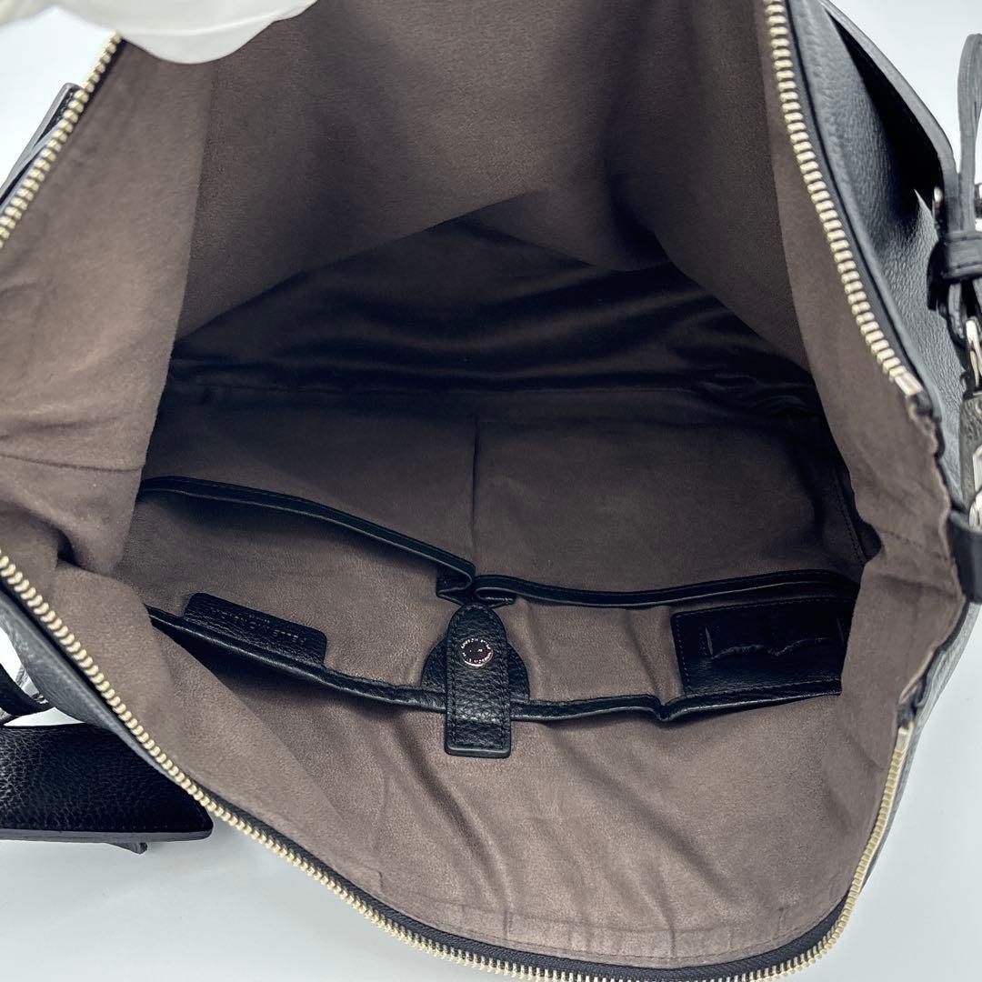 PELLE MORBIDA ワンショルダーバッグ レザー A4収納可 肩掛け