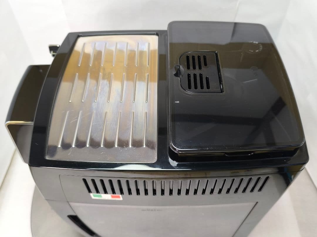 デロンギマグニフィカS コンパクト全自動コーヒーマシン ECAM23120B 1