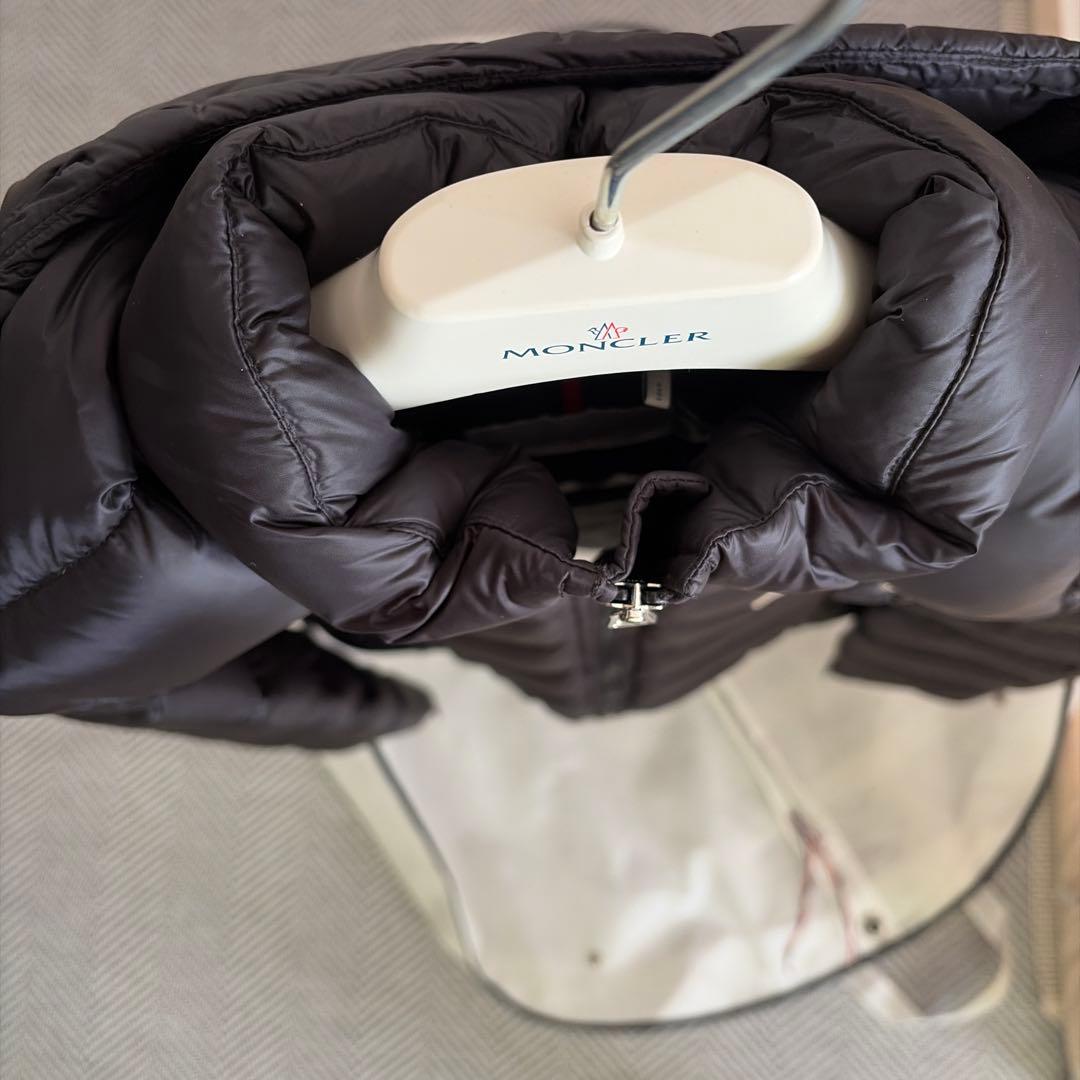 MONCLER ブラック ダウンジャケット BRAMANT