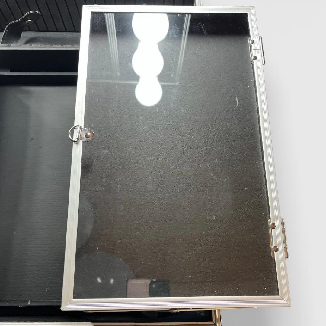 プロ用メイクステーション キャリーケース型　ライト付き　高さ調節可能