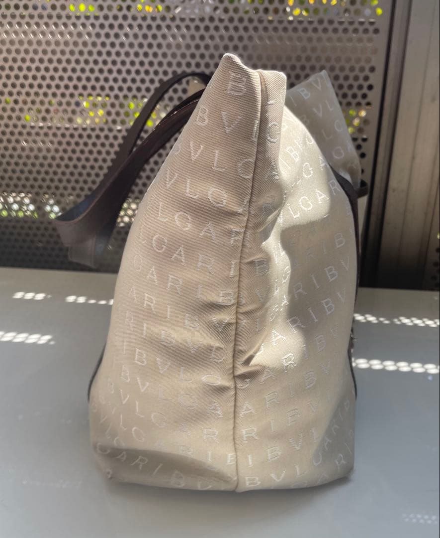 BVLGARI ロゴプリント トートバッグ