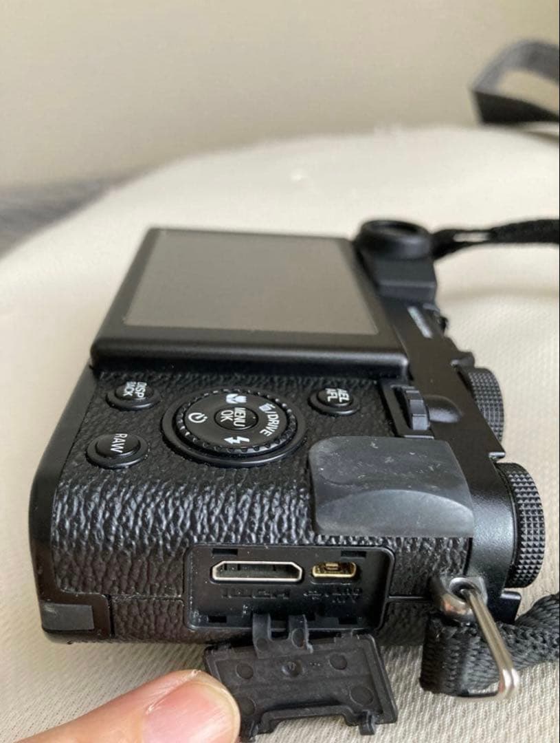 Fujifilm X10コンパクトデジタルカメラ 純正革カバー