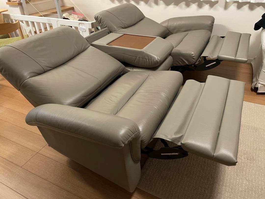 レザー 3人掛け電動リクライニングソファ　Leggett & Platt