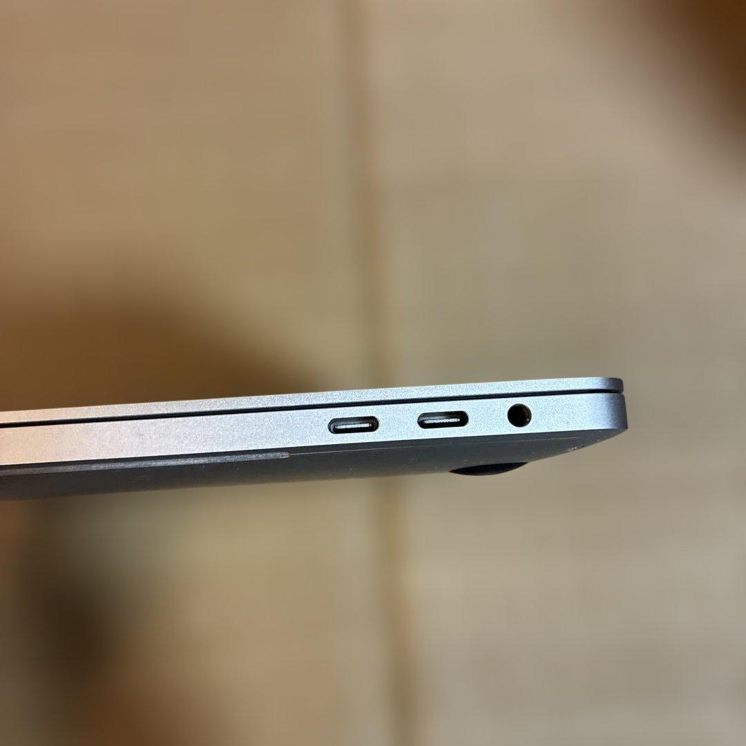 MacBook本体 MacBook Pro 16 late 2019 i7/16GB/1TB