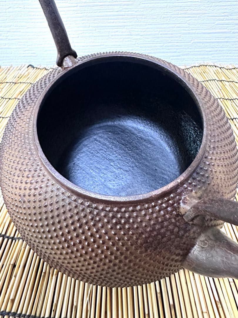 未使用品、栞付　南部徳秀　佐藤 徳秀造 南部形アラレ　南部鉄瓶　南部鉄器