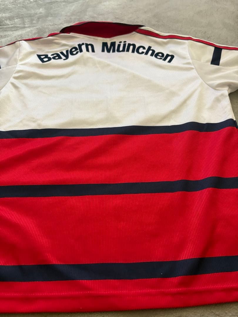 バイエルン　サッカーユニフォームadidas 90s ヴィンテージ　ユニセックス