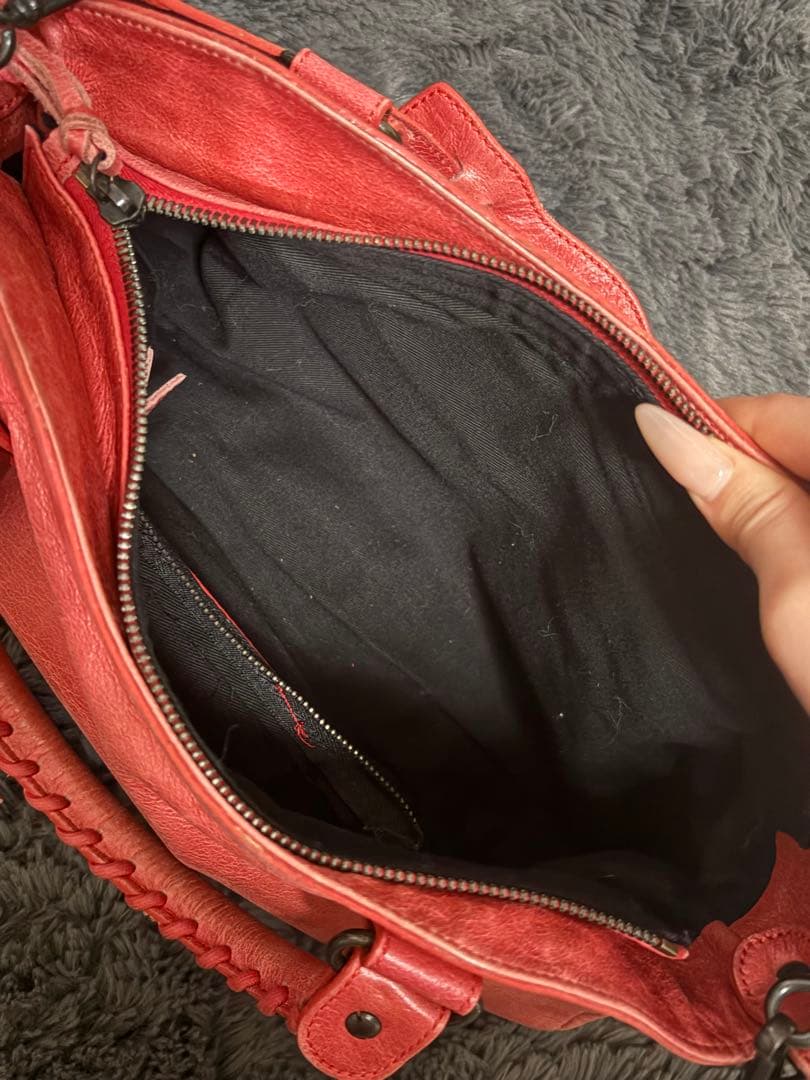BALENCIAGA ショルダーバッグ 本革（RED）