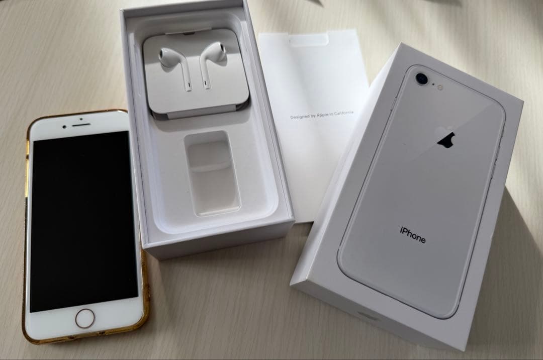 iPhone 8 ゴールド 64GB SIMロック解除済み