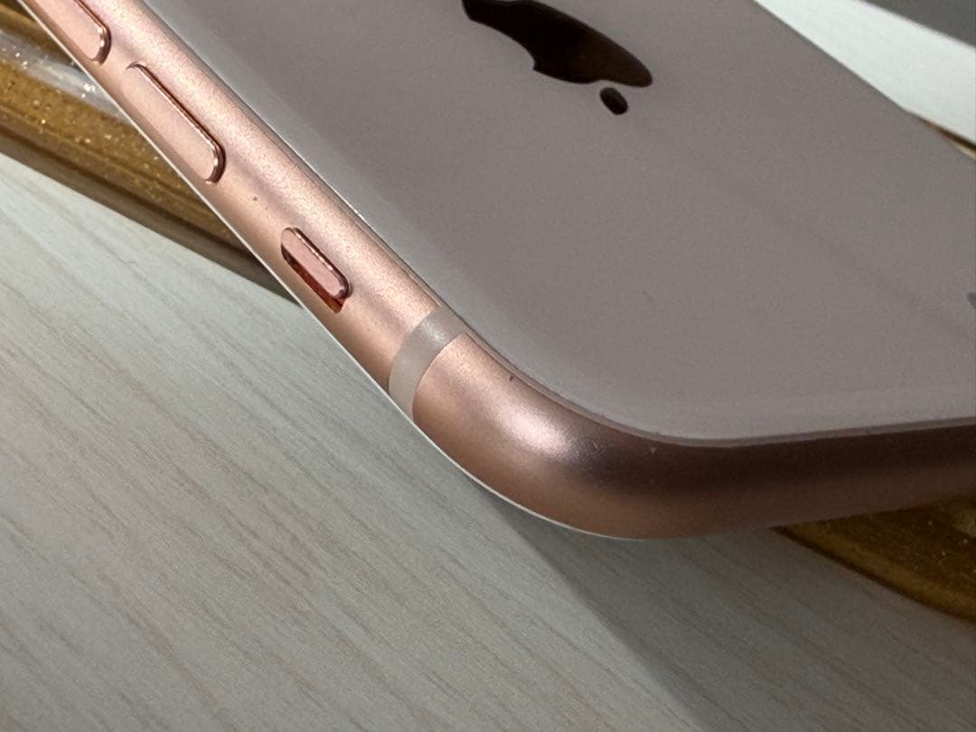 iPhone 8 ゴールド 64GB SIMロック解除済み