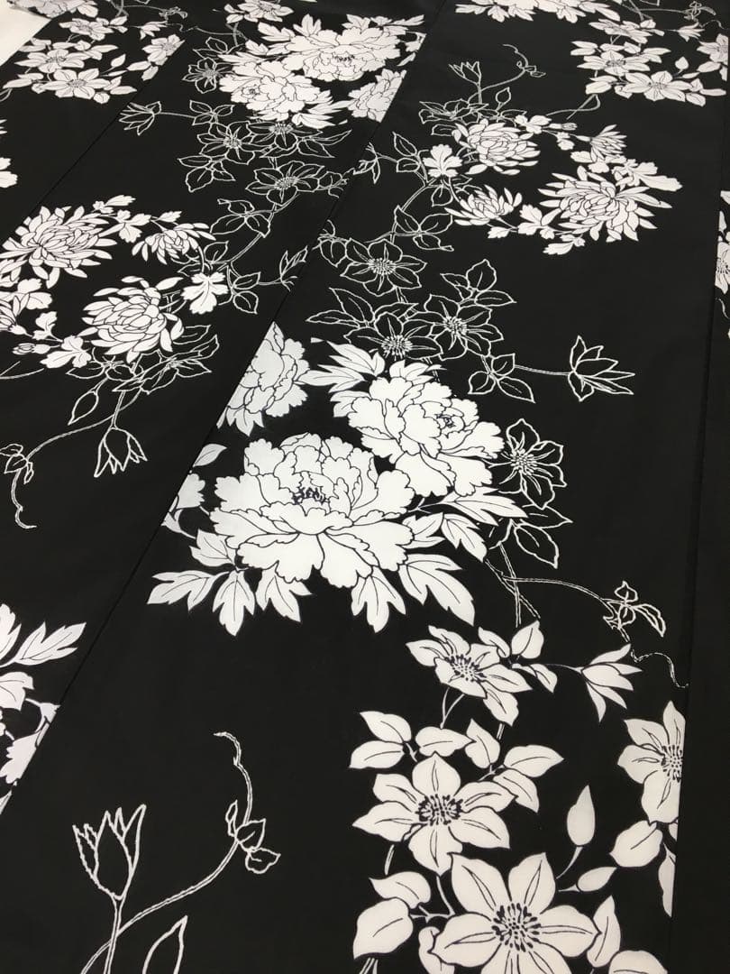 小粋【浴衣2点セット】新品❗️牡丹・菊　黒色