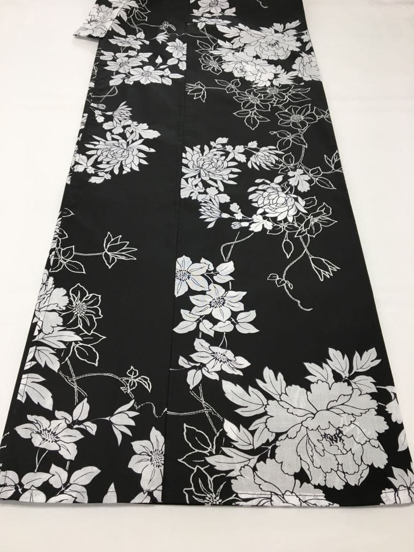 小粋【浴衣2点セット】新品❗️牡丹・菊　黒色