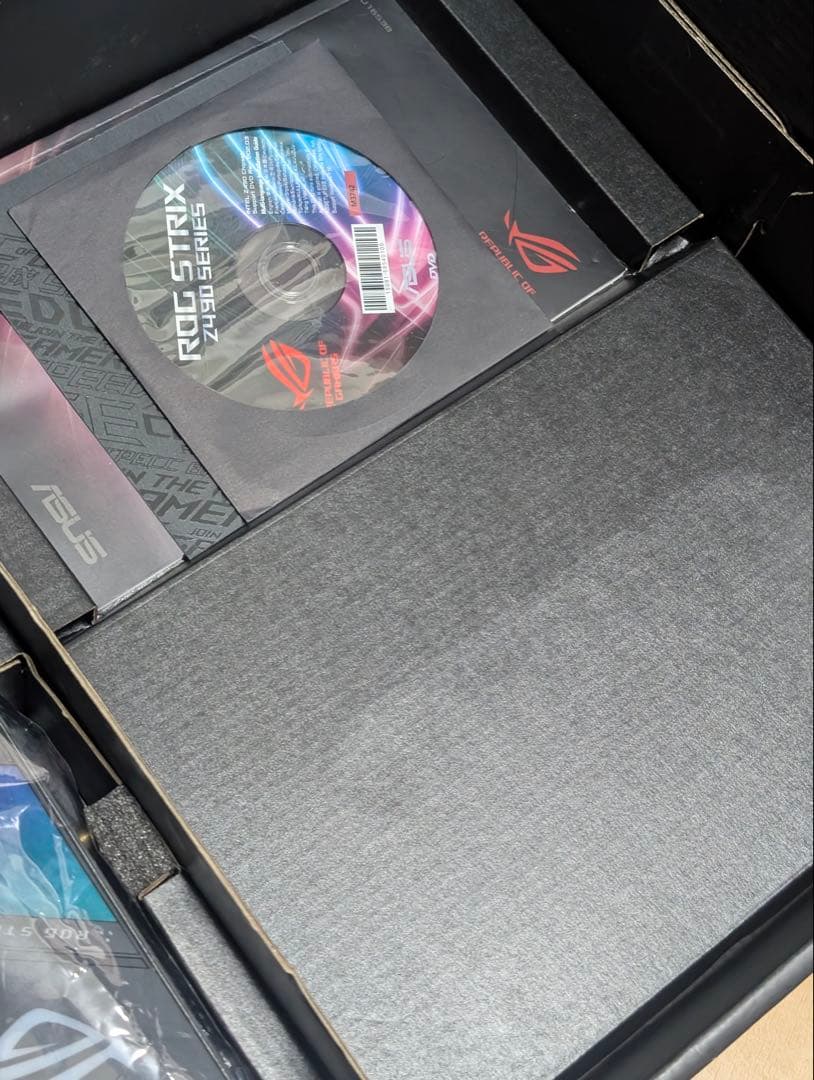 マザーボード ASUS ROG STRIX Z490-E GAMING