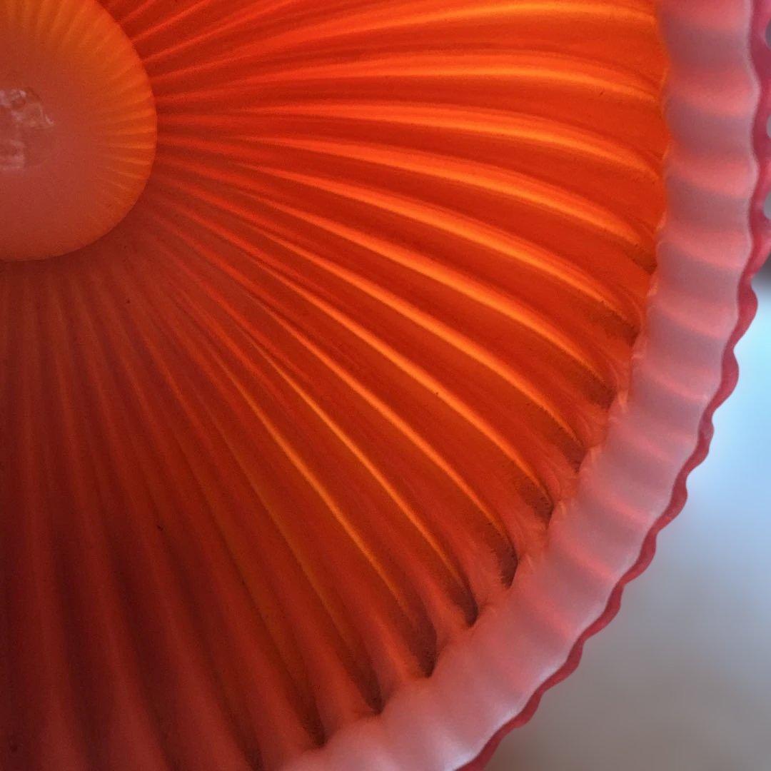 昭和レトロ　赤い球形ペンダントライト ガラス製