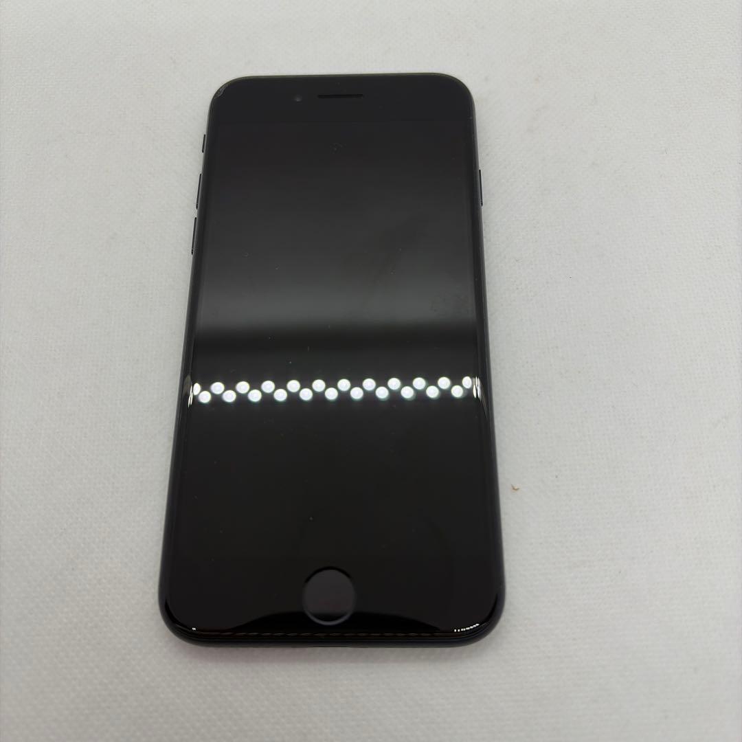 iphonese 第3世代 MMYC3J/A