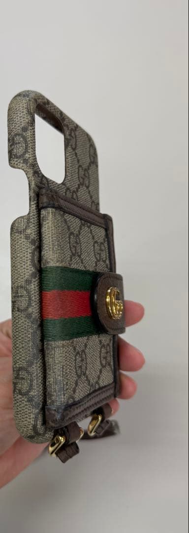 Gucci iPhone12ケース ショルダーストラップ付き