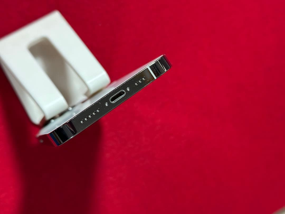 【4076】iPhone 13PROシルバー 256GB simフリー