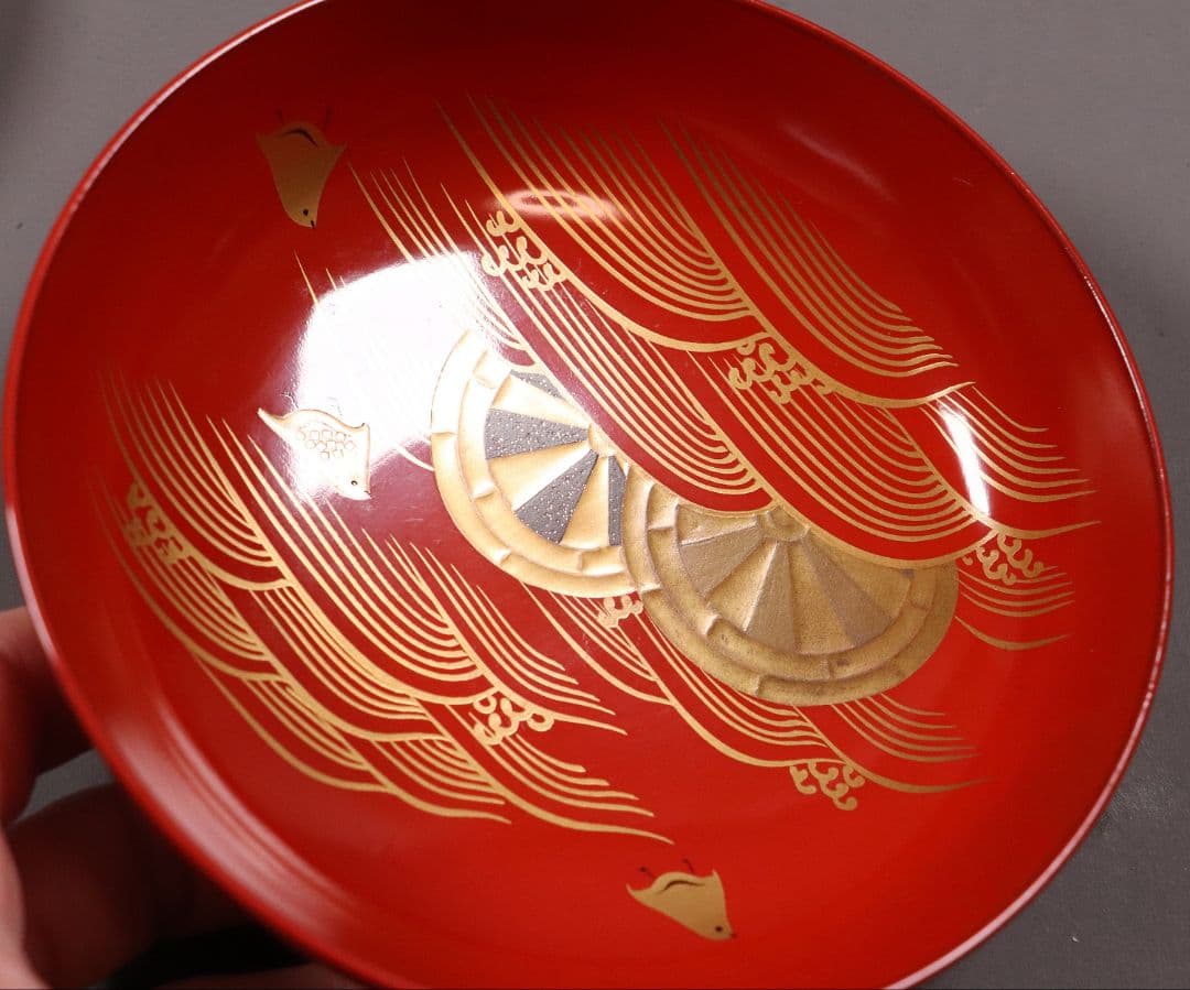 時代輪島塗 蒔絵付朱塗木皿 十九客 波千鳥 片輪車 金蒔絵 天然木【MA368】