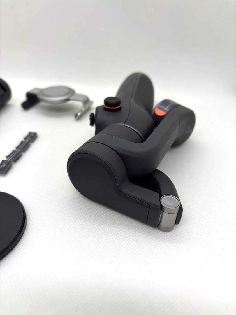 ほぼ未使用　DJI Osmo Mobile 6 スマートフォンスタビライザー