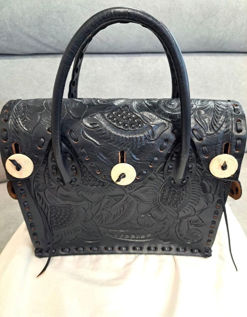 グレースコンチネンタル カービングトライブス マエストラS