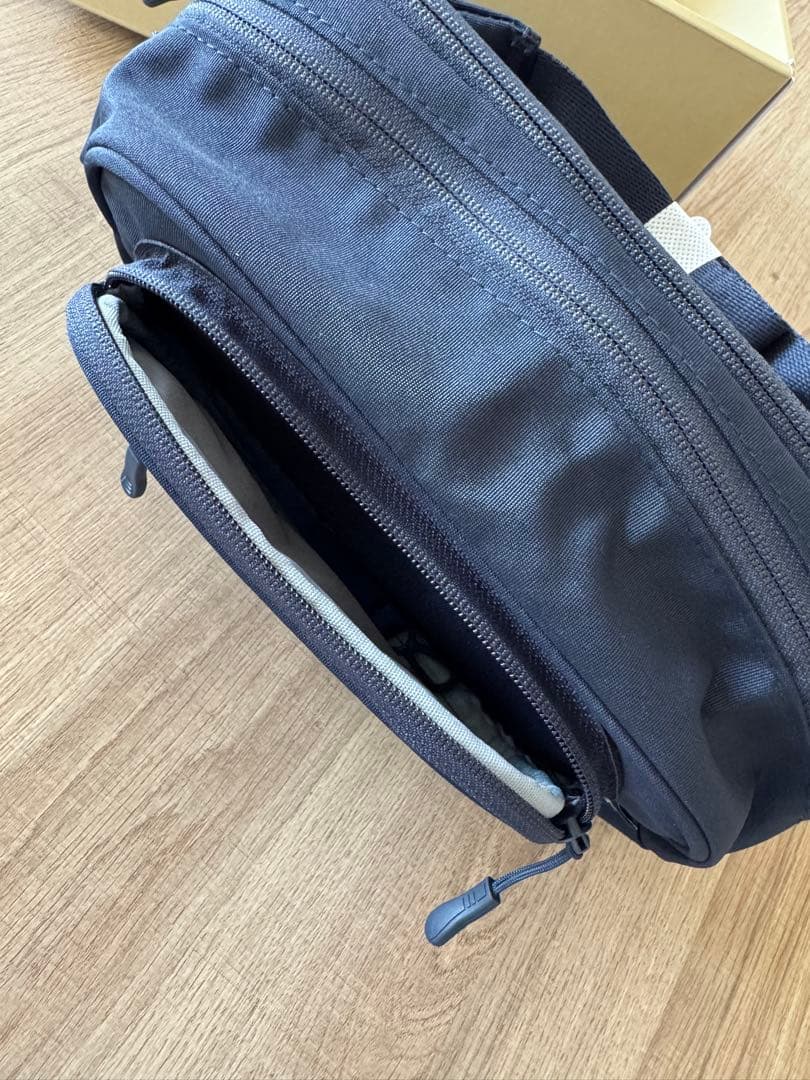 POMULU 2WAY HIPSEAT ネイビー