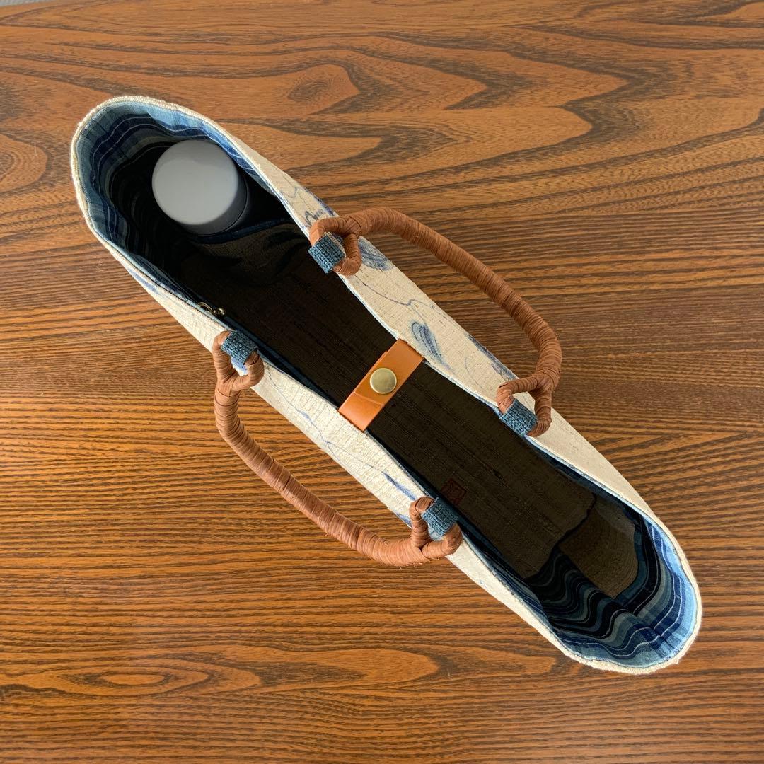 紬帯　藍色の蔓と葉と実　リメイク　山葡萄ハンドルバッグ