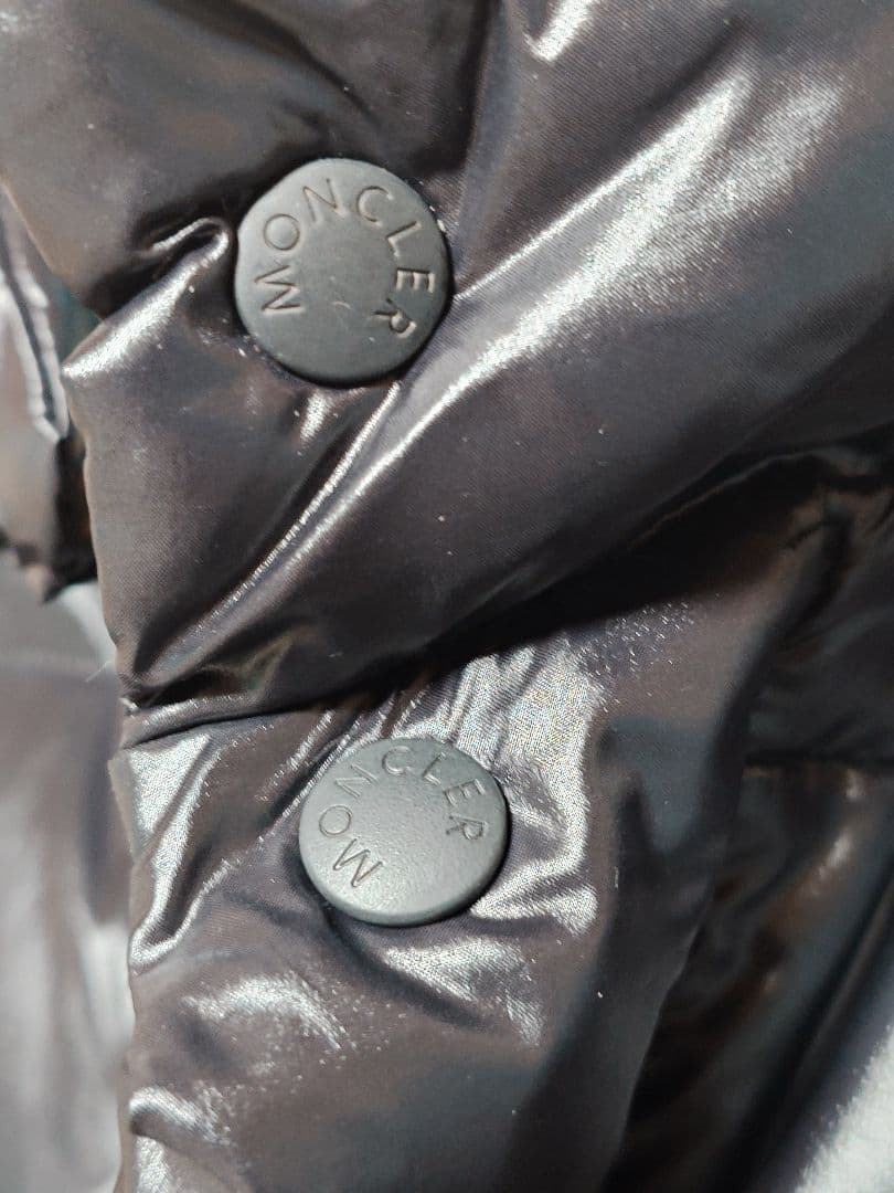 MONCLER ブラック ダウンジャケット G32-003