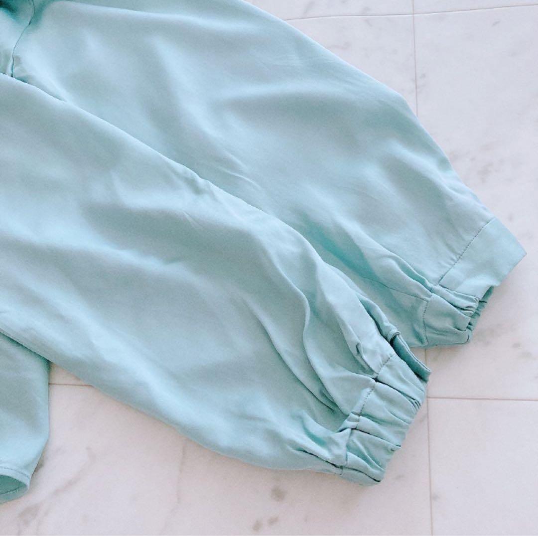 美品　トゥモローランド　ウォッシャブルサテン　ボウタイギャザーブラウス　グリーン