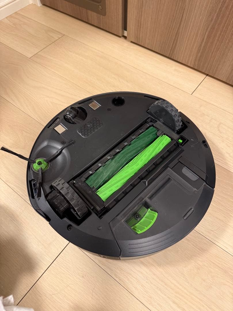 ルンバ　Roomba J7+ 使用回数3回程度、箱無しのため格安です！