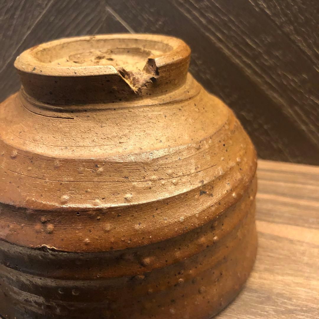 究極の美◾️蔵から焦茶色のつぶつぶした美しい雰囲気の抹茶茶碗が出て来ました。