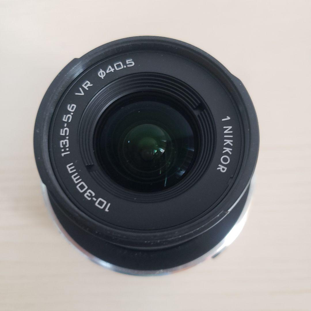 ★美品　Nikon1 J1　ミラーレス一眼カメラ　標準ズームレンズ　ホワイト