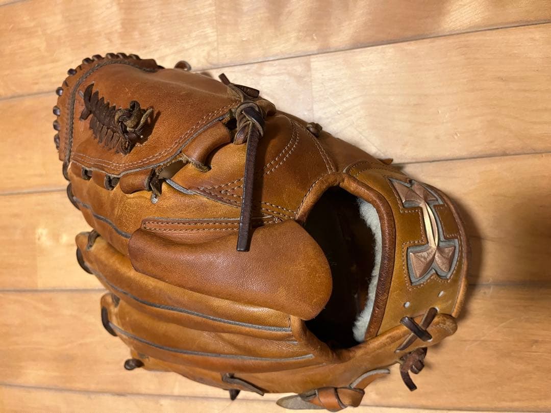 アンダーアーマー 硬式投手用グローブ