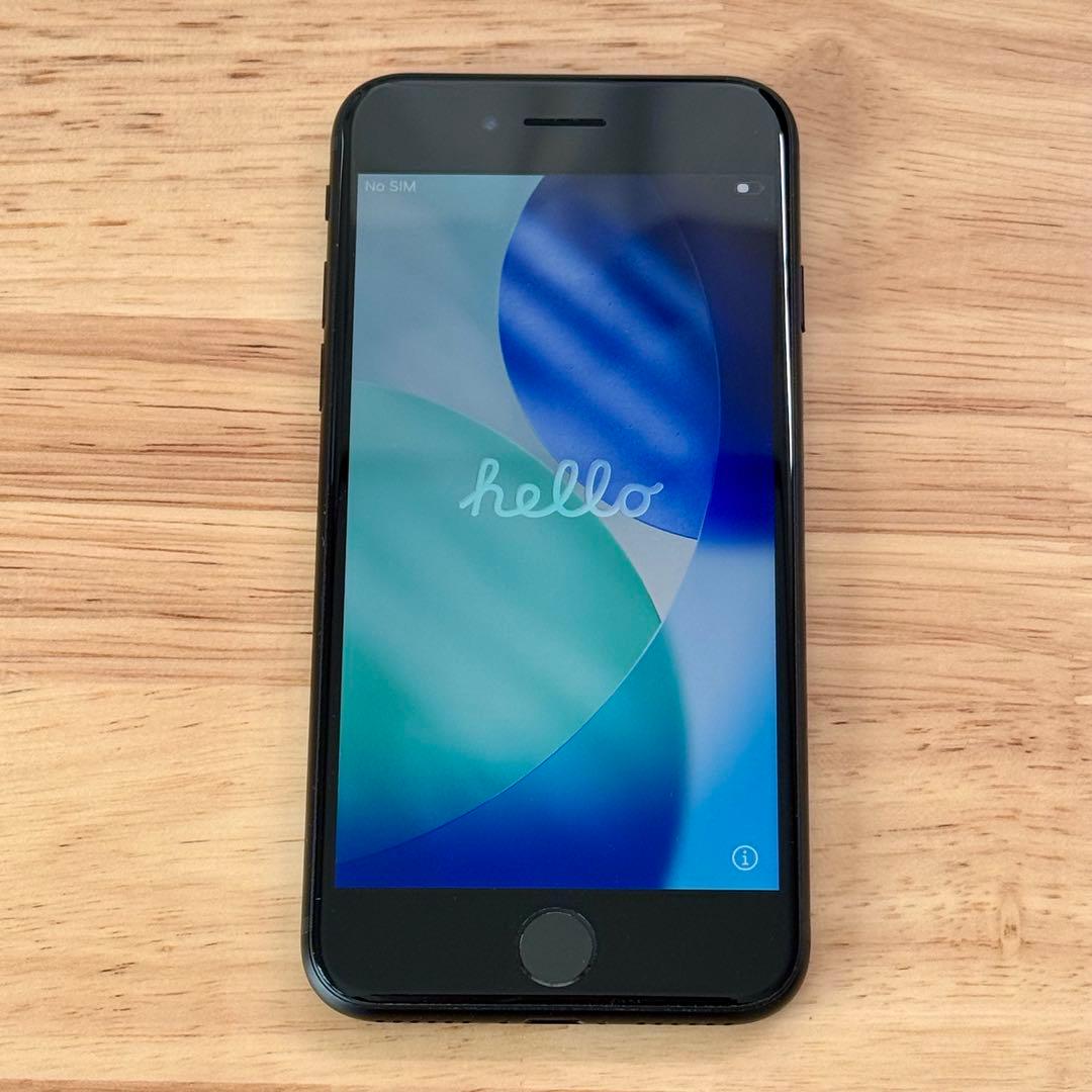 Apple iPhone SE 第三世代 ケース付き Anker充電器付き