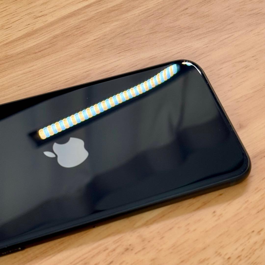 Apple iPhone SE 第三世代 ケース付き Anker充電器付き