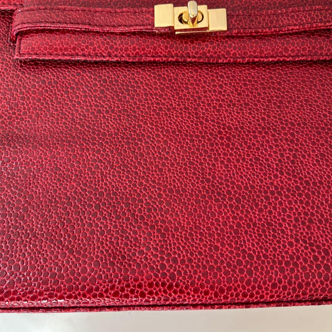 イタリア　レザー　ハンドバッグ　金具付き　ワンハンドル　ハイクラス　高級　本革