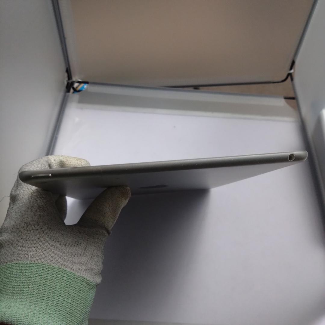 Apple iPad Air2 MGCW2J/A　ROM:16GB 　動作中古