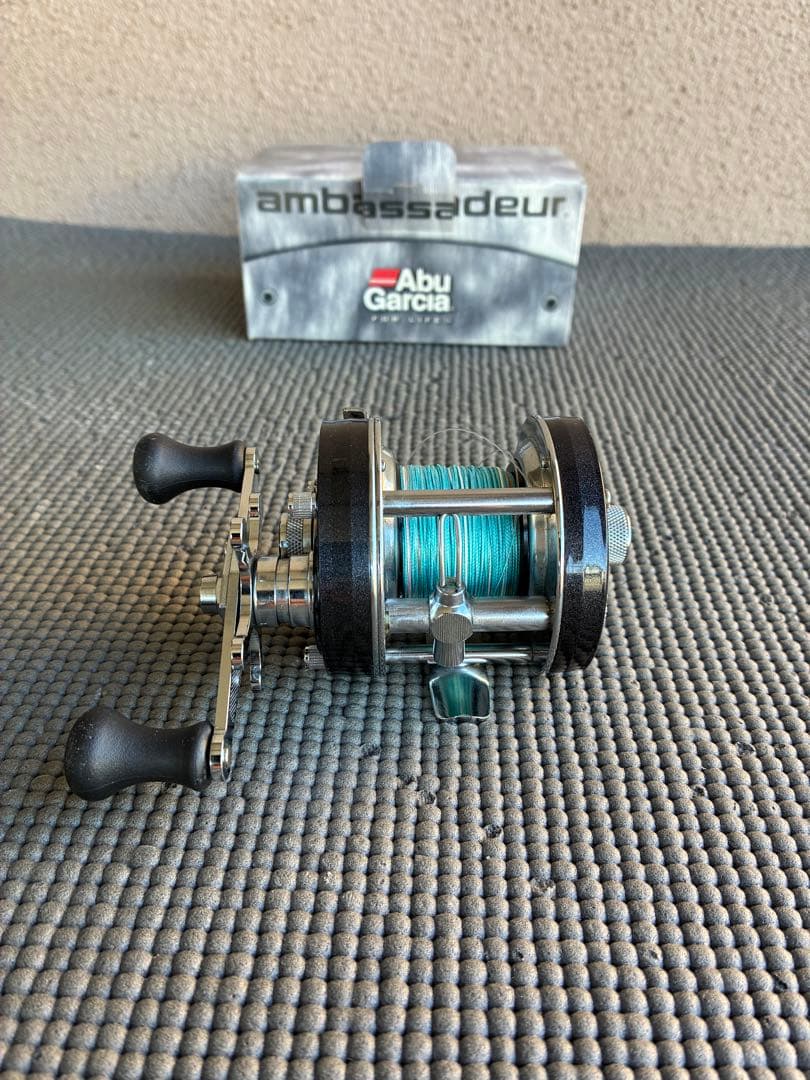 Abu Garcia 5500C PEARL BLACK ベイトリール