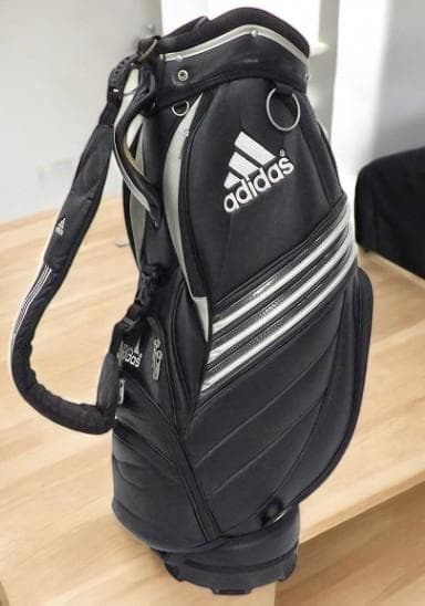 送料無料/美品　adidas ブラック キャディバッグ ストライプデザイン