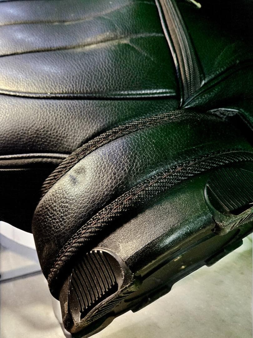 送料無料/美品　adidas ブラック キャディバッグ ストライプデザイン