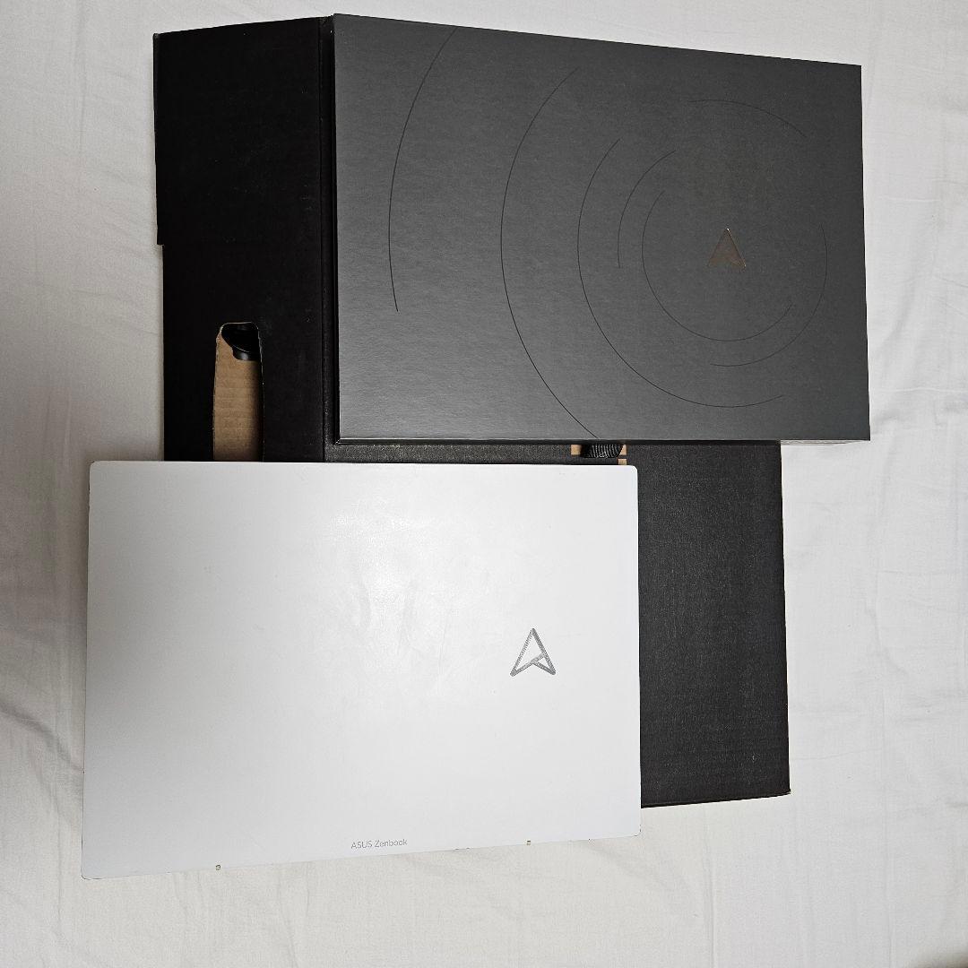 T*M様 Asus Zenbook 6800U 1TB 有機EL