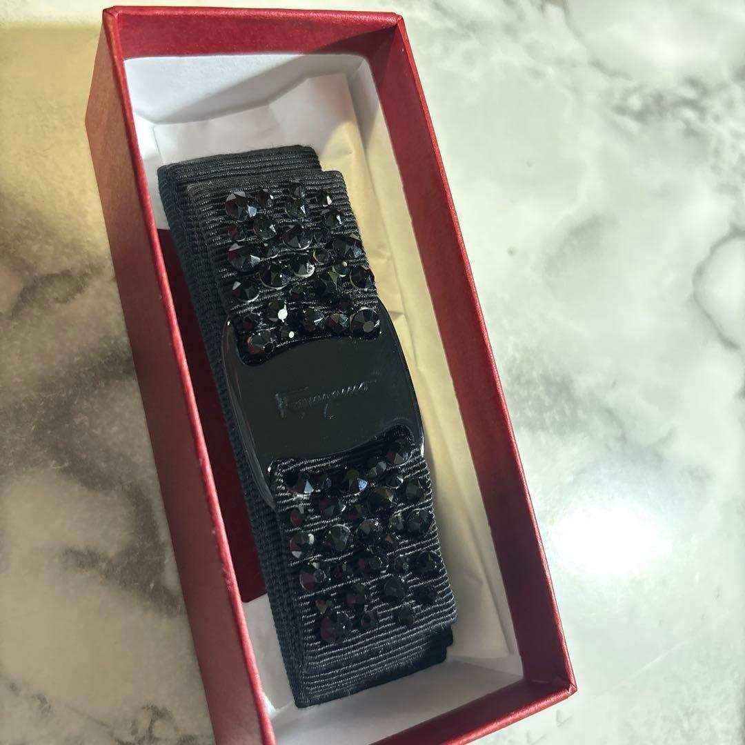 Salvatore Ferragamo フェラガモ　ビジューつき バレッタ