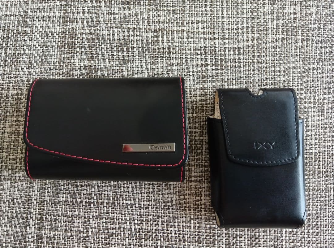 Canon デジカメ　IXY210F シルバー　ジャンク品