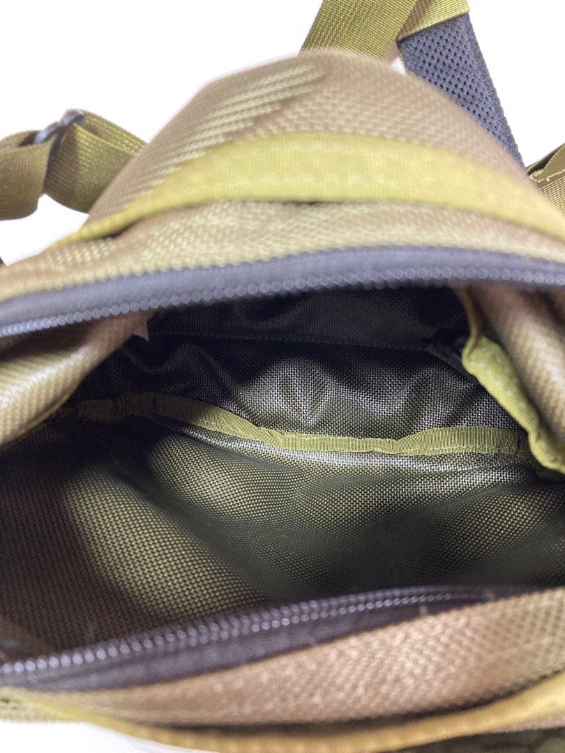 BRIEFING ショルダーバック　オリーブ