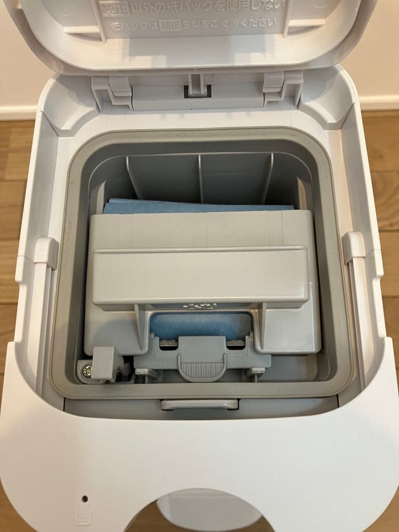 Panasonic セパレート型コードレス掃除機　MC-NS10K