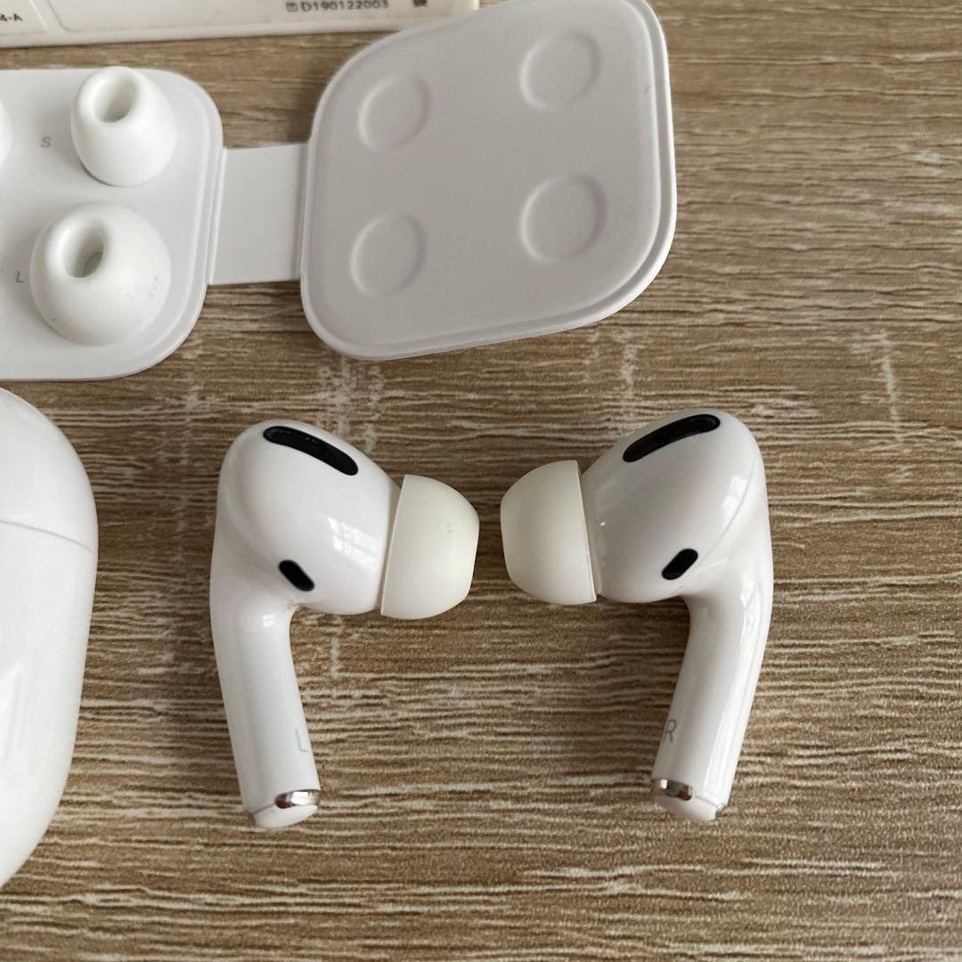 正規品！AirPods Pro 本体 充電ケース付き ホワイト