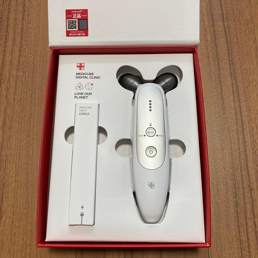 メディキューブMEDICUBE AGE-R DERMA EMS SHOT