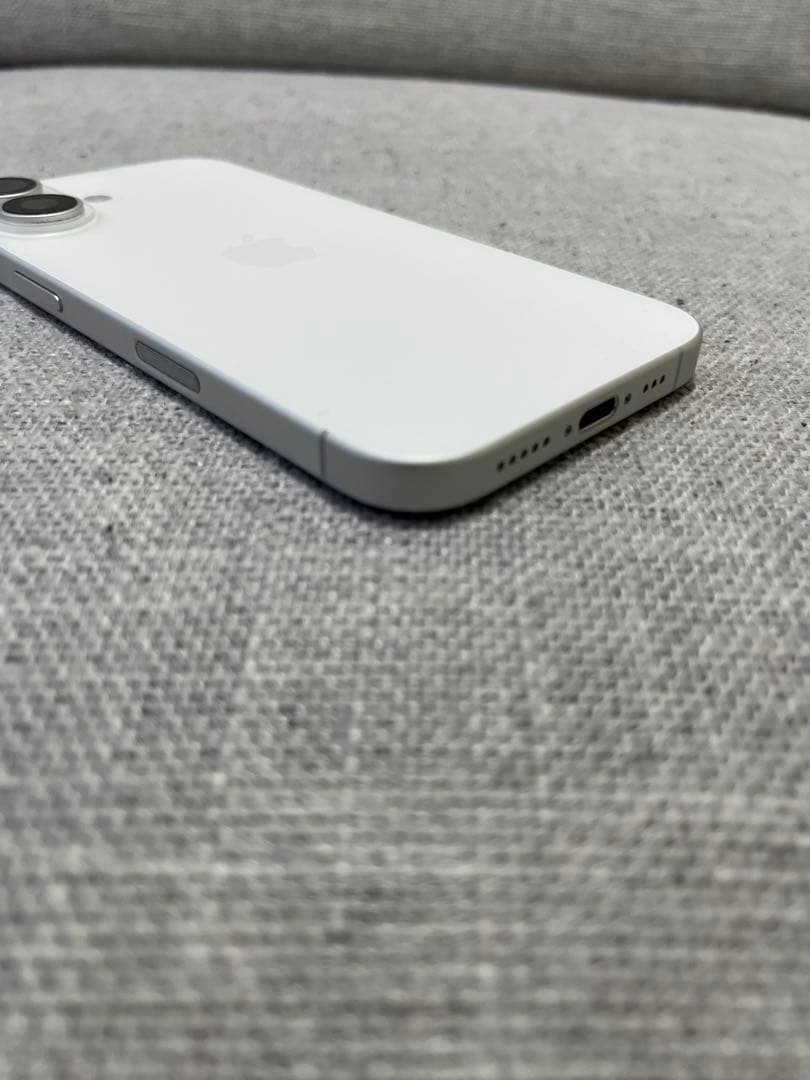 極美品 iPhone16 256GB ホワイト SIMフリー 残債無し