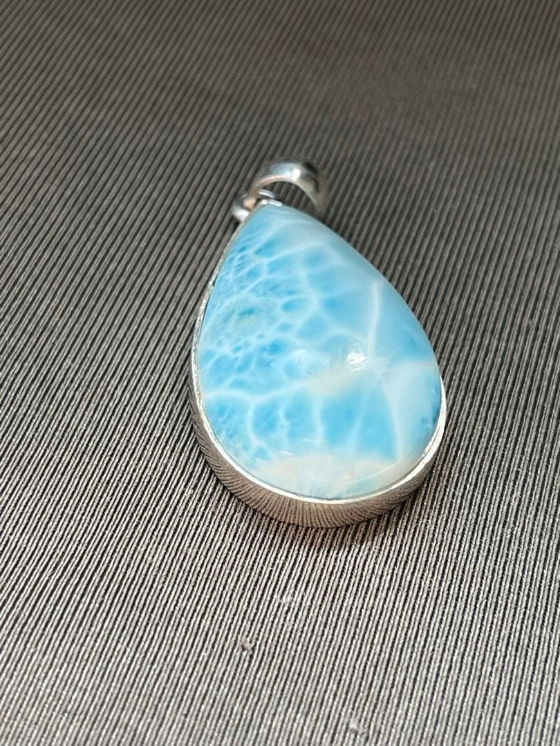 天然石ラリマー☆高品質！しずく型ペンダントトップワク付き☆ブルー＆模様が美しい！