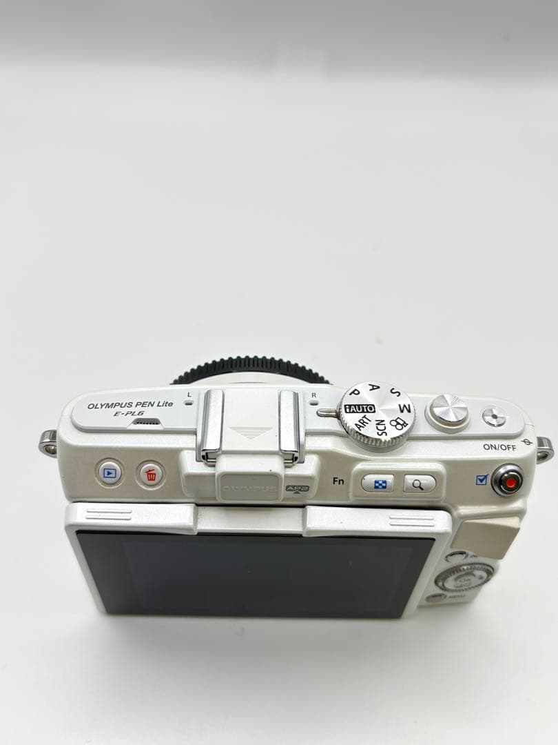 OLYMPUS PEN E-PL6 ホワイト