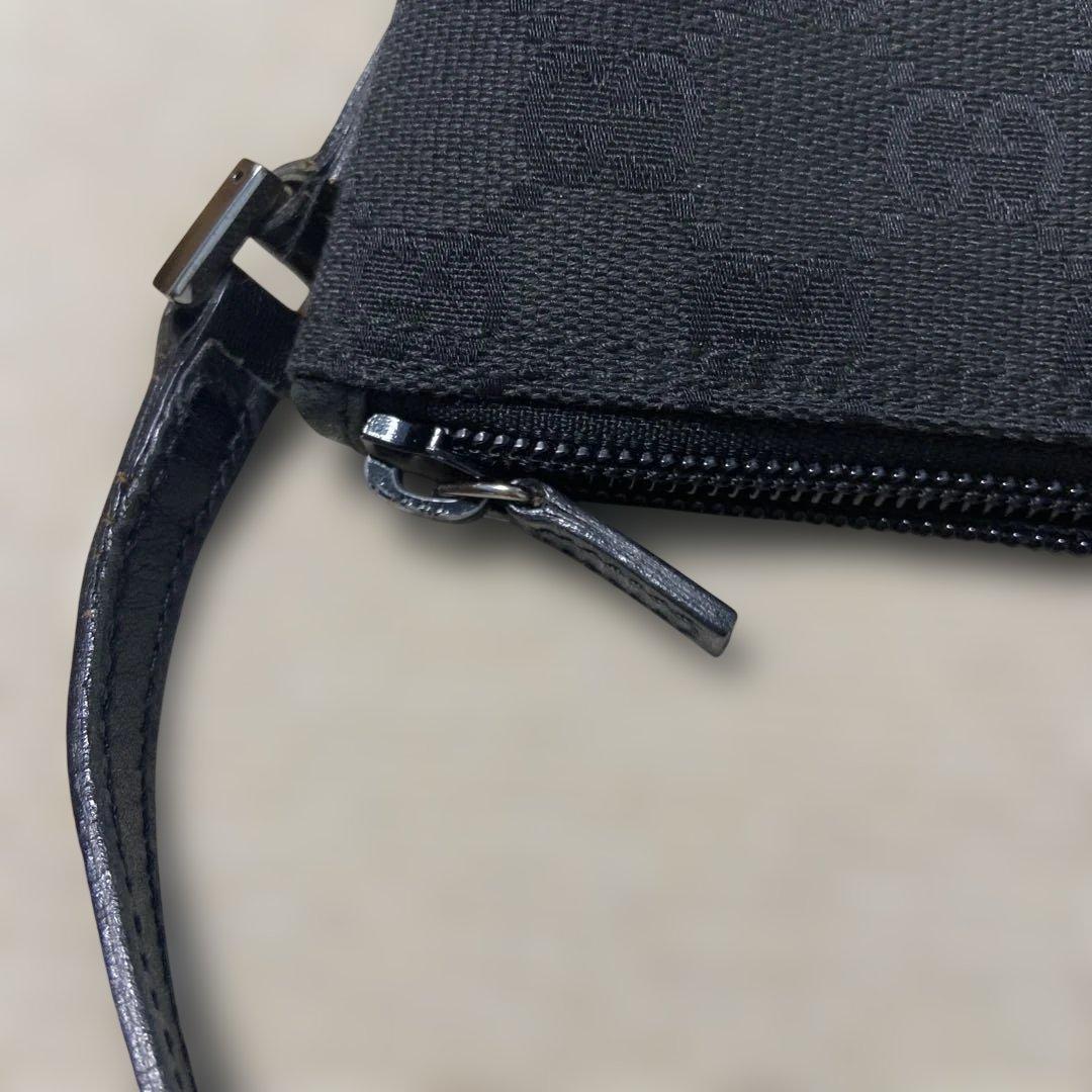 【人気品】グッチGUCCI黒 GG柄アクセサリーポーチ ワンショルダーバッグ