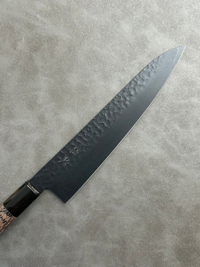 仙助 牛刀 包丁 VG10 鎚目フッ素加工 210mm ウエンジ柄